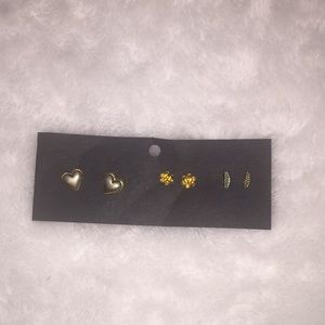 Set of heart, flower, and leaf stud earrings 💖